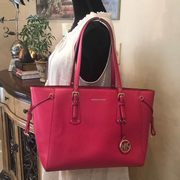 Michael Kors Bags Michael Kors Voyager Medium Shopping Bag Poshmark